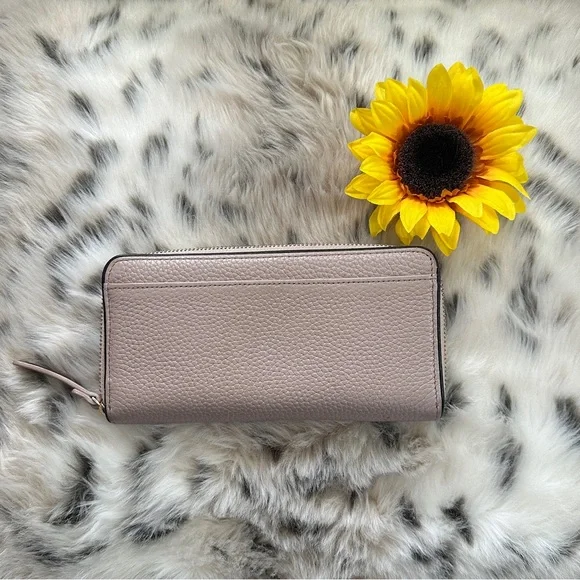 Kate Spade Beige w Black Trim Leather Wallet - Picture 2 of 8